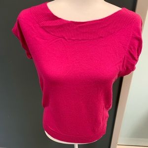 Gorgeous short sleeved sweater shirt